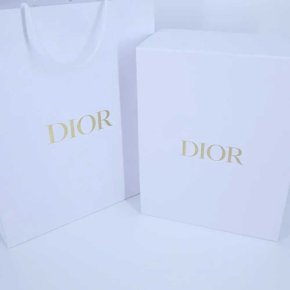DIOR White Pebbled Flip Top Tab Closure Gift Box with Carry Bag